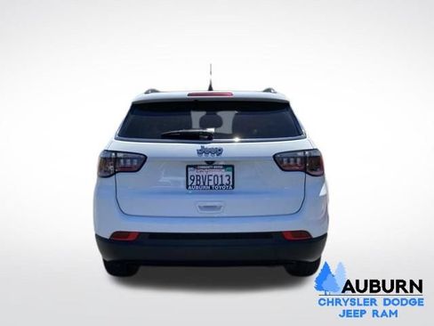 Used 2022 Jeep Compass Latitude FWD image 6