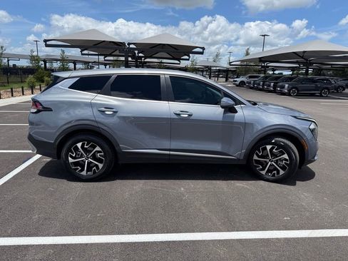 Used 2023 Kia Sportage EX FWD image 4