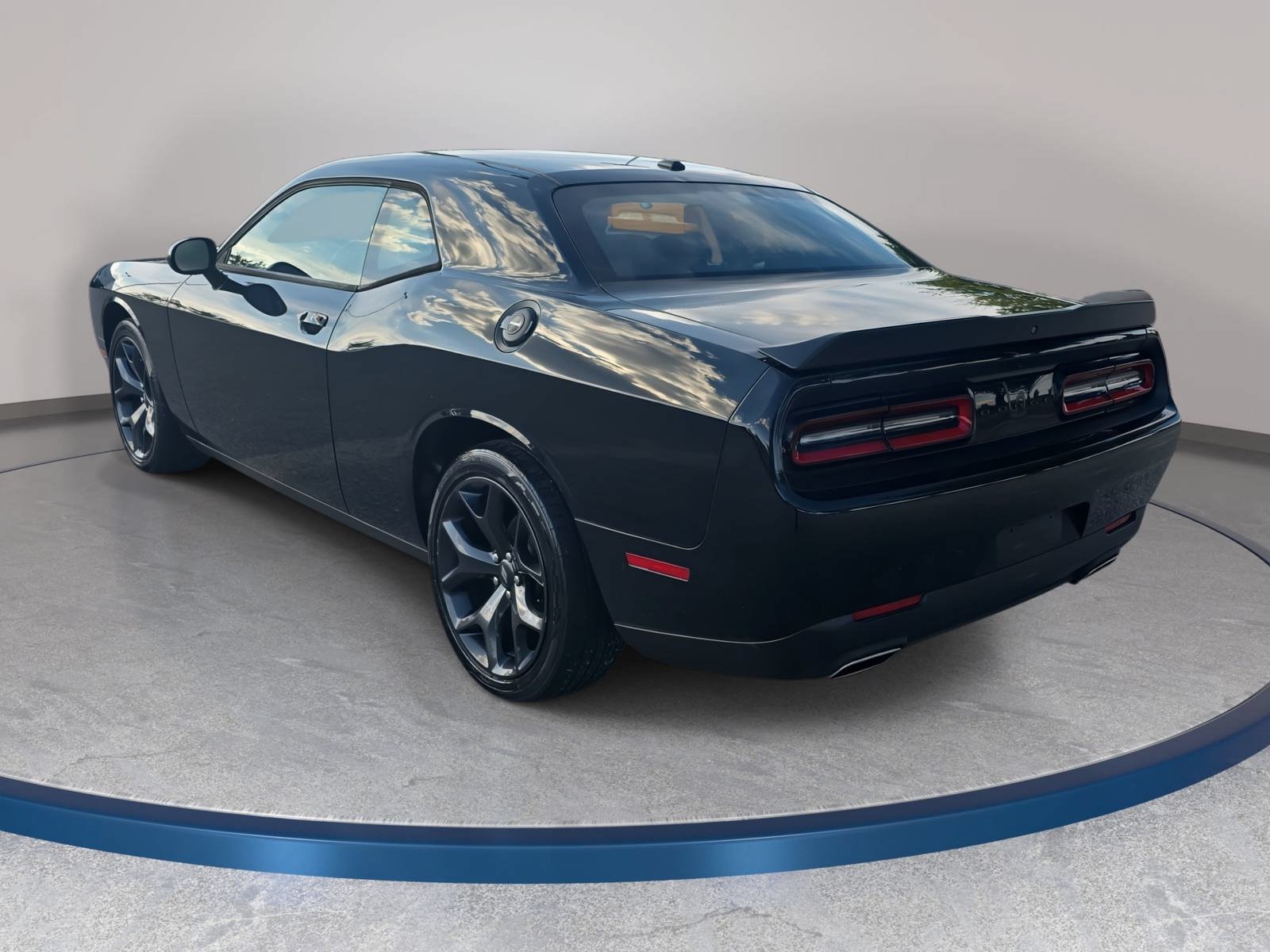 Used 2020 Dodge Challenger SXT w/ Blacktop Package RWD image 7