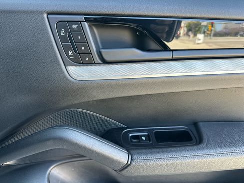 Certified 2024 Porsche Cayenne S AWD/4WD image 19