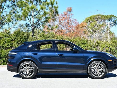 Used 2023 Porsche Cayenne Platinum Edition image 29