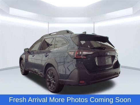 Used 2025 Subaru Outback Onyx Edition AWD/4WD image 5