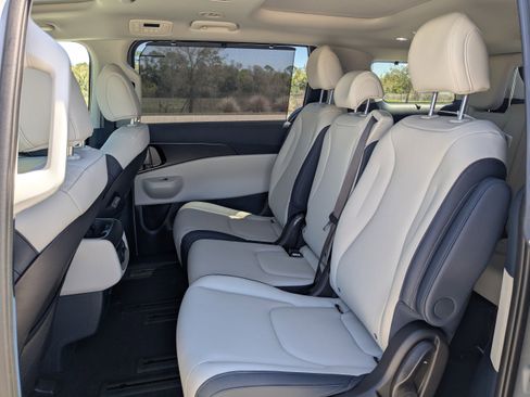 New 2026 Kia Carnival SX FWD image 18