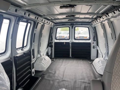 New 2025 Chevrolet Express 3500 Work Van w/ Driver Convenience Package image 8