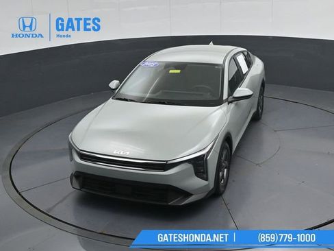Used 2025 Kia K4 FWD image 43