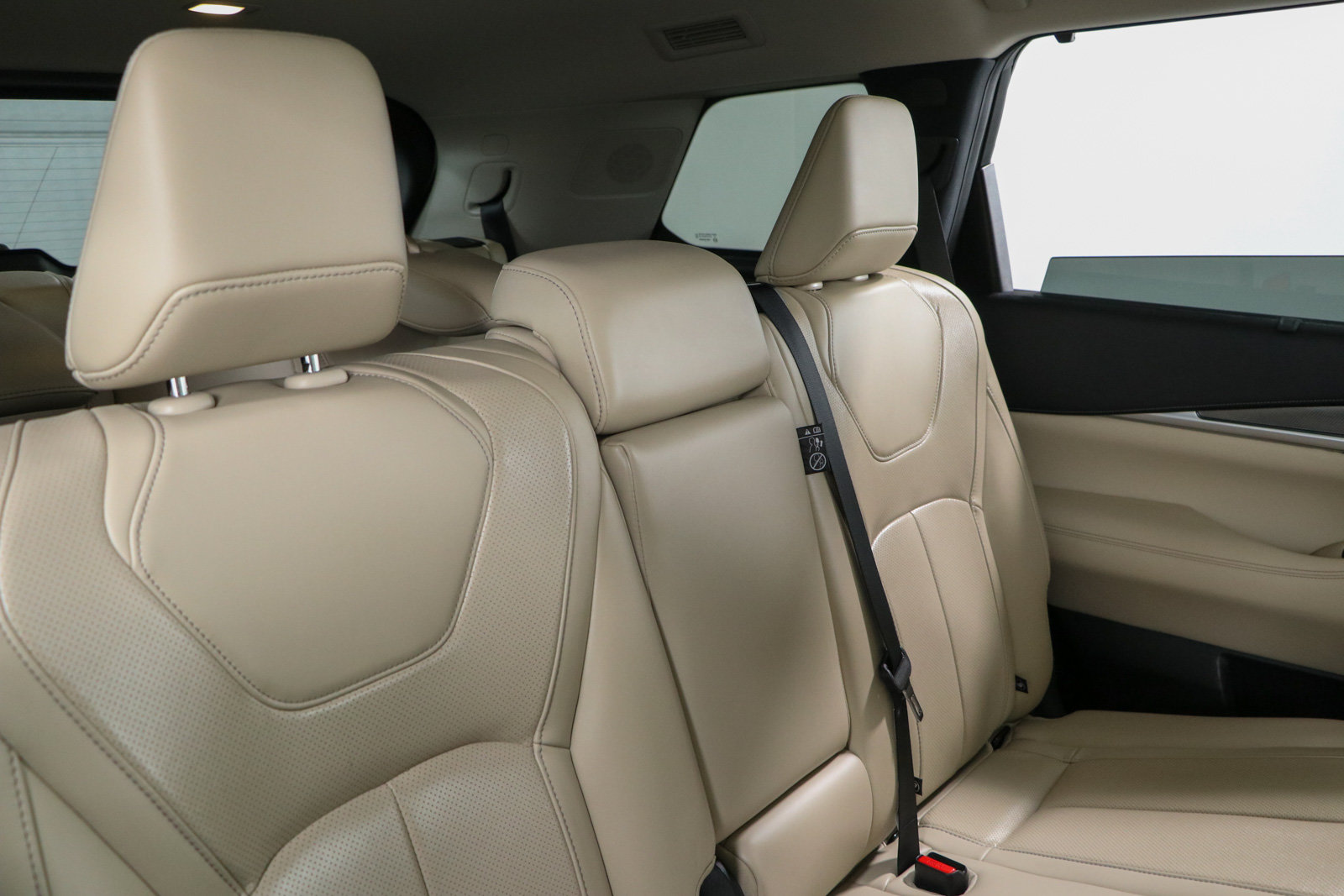 Used 2023 INFINITI QX60 Luxe w/ Performance Audio Package AWD/4WD image 30