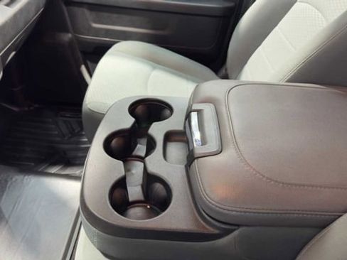 Used 2018 RAM 1500 Express image 28
