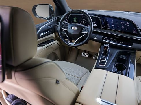 Used 2024 Cadillac Escalade ESV Premium Luxury w/ Performance Package AWD/4WD image 26
