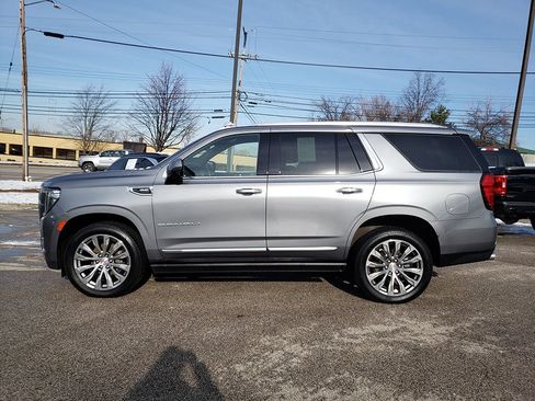 Used 2021 GMC Yukon Denali w/ Denali Premium Package image 8