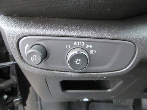 Used 2023 Chevrolet TrailBlazer LS image 22