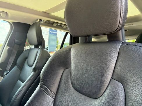 Used 2020 Volvo XC90 T6 Momentum AWD/4WD image 4