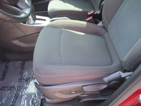 Used 2021 Chevrolet Trax LS w/ Tint and Cruise Package FWD image 5