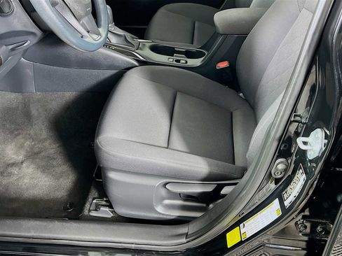 Used 2023 Toyota Corolla LE image 19