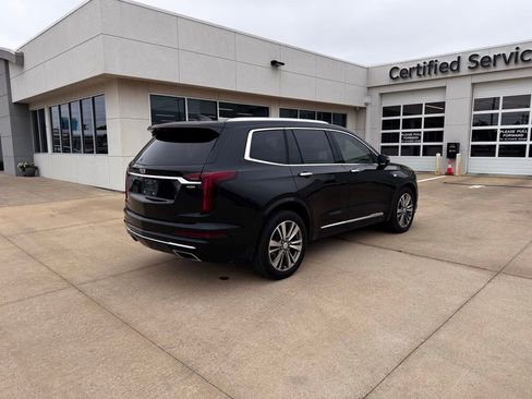 Used 2021 Cadillac XT6 Premium Luxury w/ Platinum Package AWD/4WD image 3