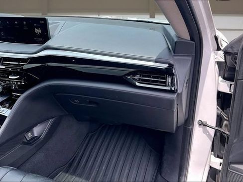 Used 2023 Acura MDX FWD w/ Technology Package image 16
