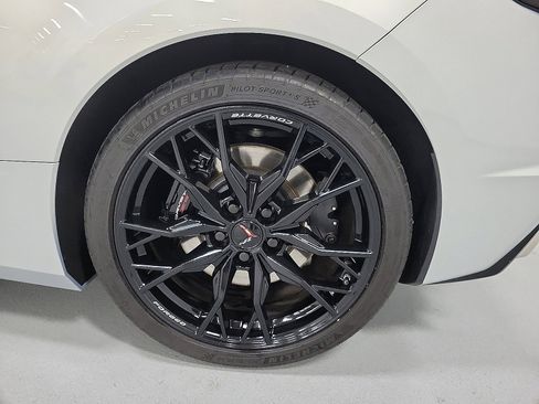 Used 2024 Chevrolet Corvette Stingray Preferred Cpe w/ Z51 Performance Package RWD image 20