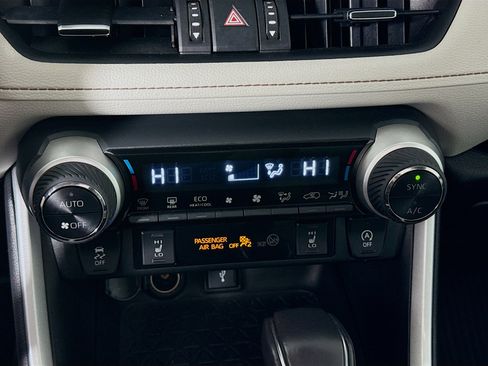 Certified 2022 Toyota RAV4 XLE Premium image 17