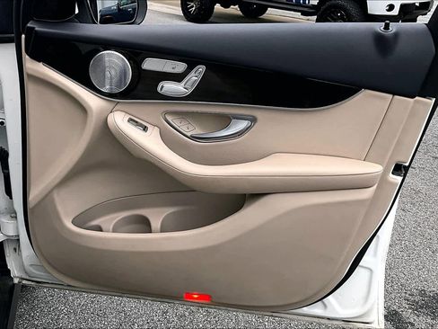 Used 2017 Mercedes-Benz GLC 300 image 21