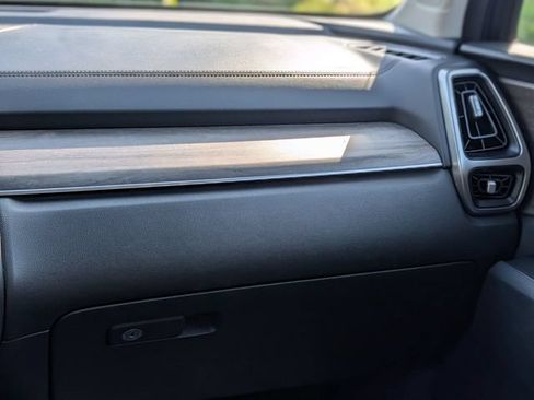 Used 2022 Kia Sorento S w/ Panoramic Sunroof Package AWD/4WD image 16
