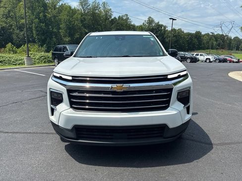 Used 2026 Chevrolet Traverse LT w/ Driver Confidence Package FWD image 2
