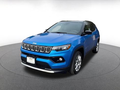 Used 2025 Jeep Compass Limited AWD/4WD image 7
