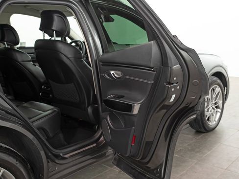 Used 2025 Genesis GV70 2.5T AWD/4WD image 18