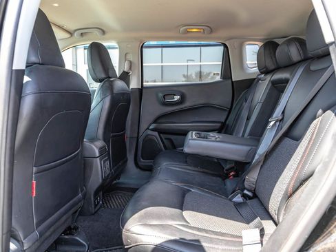 Used 2017 Jeep Compass Trailhawk w/ Navigation Group AWD/4WD image 17