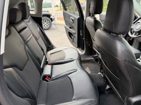 Used 2019 Jeep Compass Latitude AWD/4WD image 23
