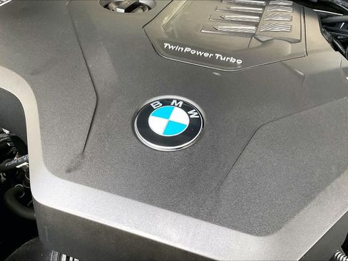 Used 2019 BMW 330i xDrive Sedan w/ Driving Assistance Package AWD/4WD image 34
