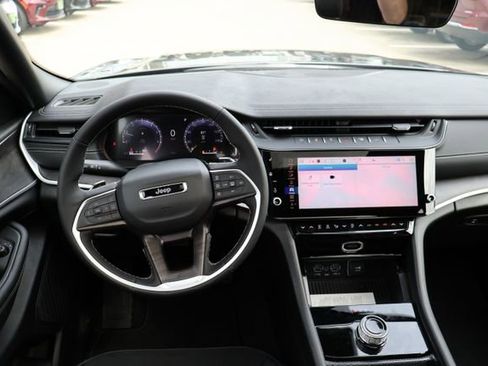 New 2026 Jeep Grand Cherokee L Laredo image 12