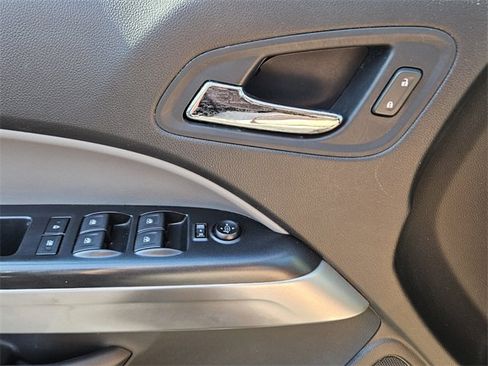Used 2018 Chevrolet Colorado LT w/ LT Convenience Package image 31