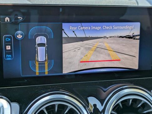 Used 2025 Mercedes-Benz GLB 250 image 13