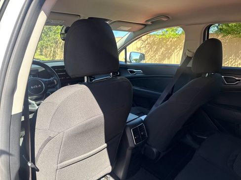 Used 2024 Kia Sportage LX AWD/4WD image 22