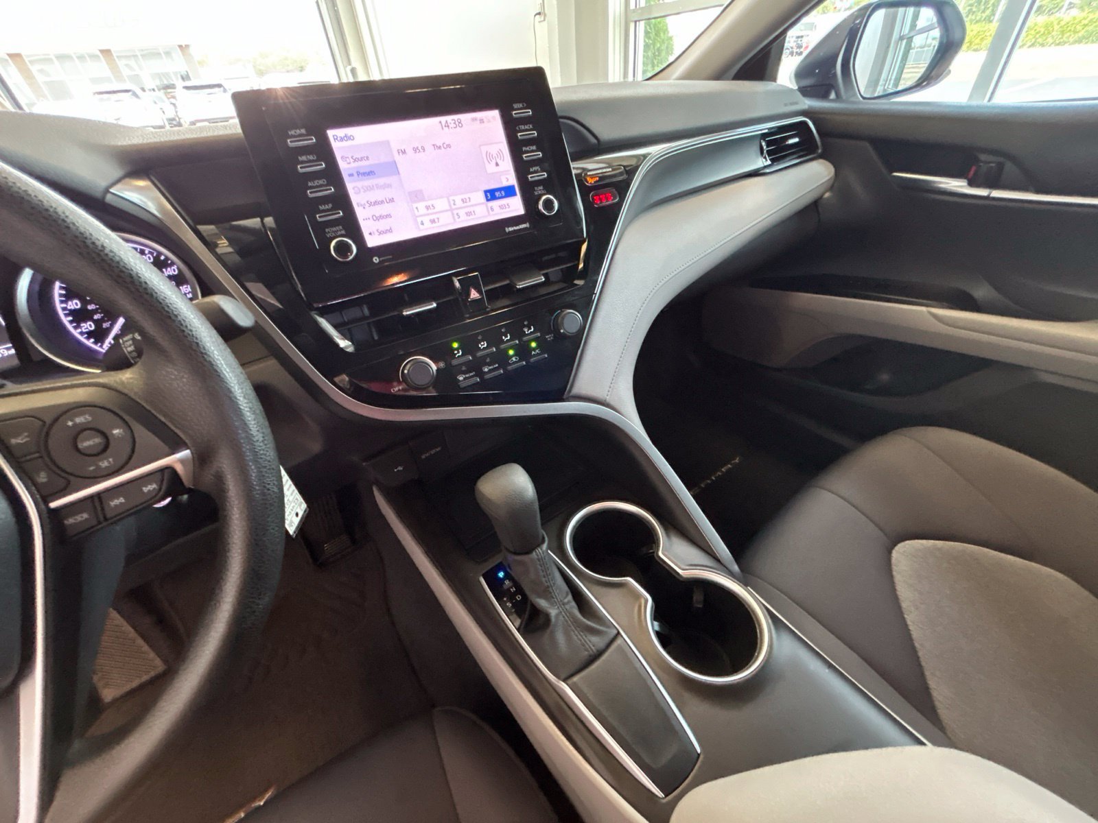 Used 2021 Toyota Camry LE w/ Carpet Mat Package (TMS) FWD image 22