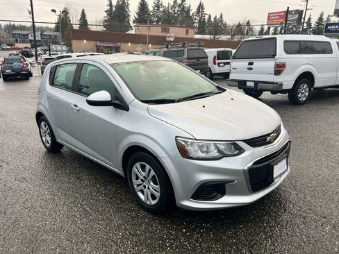 Used 2020 Chevrolet Sonic LT image 3