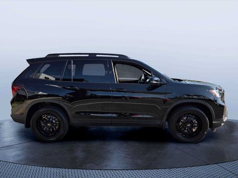Used 2025 Honda Passport Black Edition image 13