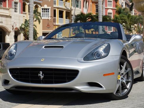 Used 2011 Ferrari California image 46