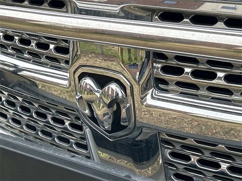 Used 2015 RAM 1500 Laramie w/ Convenience Group image 9