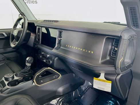 New 2025 Ford Bronco Badlands w/ Sasquatch Package image 29