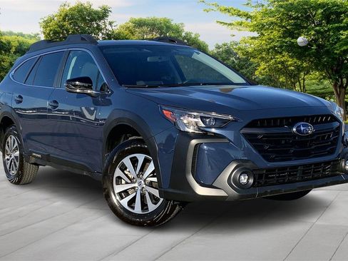 Certified 2025 Subaru Outback Premium image 3