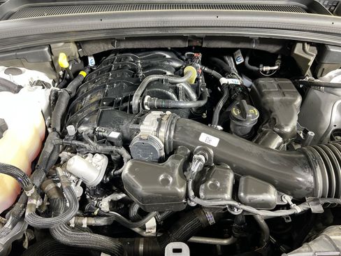 Used 2023 Jeep Grand Cherokee Limited AWD/4WD image 30