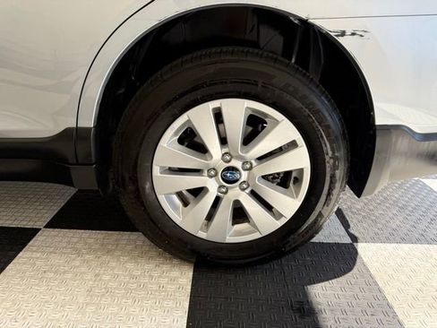 Used 2019 Subaru Outback 2.5i Premium AWD/4WD image 10