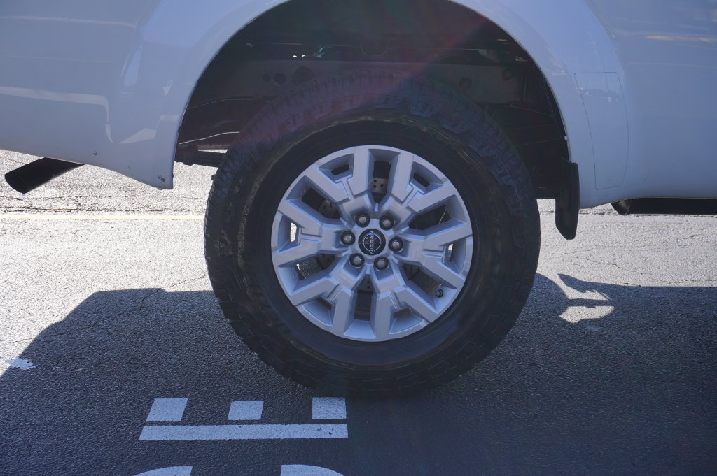 Used 2013 Nissan Frontier S RWD image 11