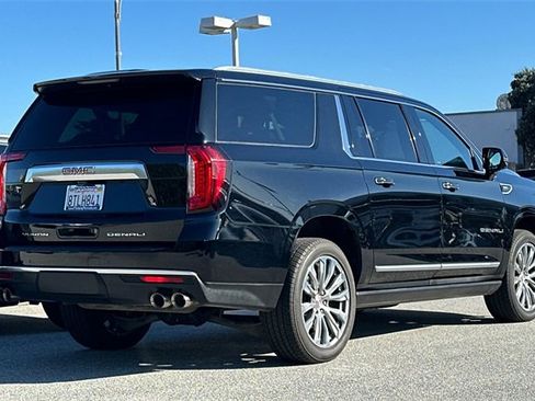 Used 2021 GMC Yukon XL Denali w/ Denali Premium Package image 4