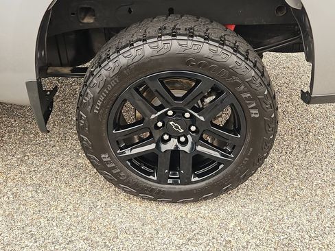 Certified 2023 Chevrolet Silverado 1500 LT Trail Boss w/ LPO, Dark Essentials Package AWD/4WD image 8