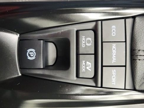 Used 2025 Toyota Camry SE image 68