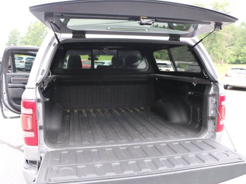Used 2019 RAM 1500 Laramie AWD/4WD image 35
