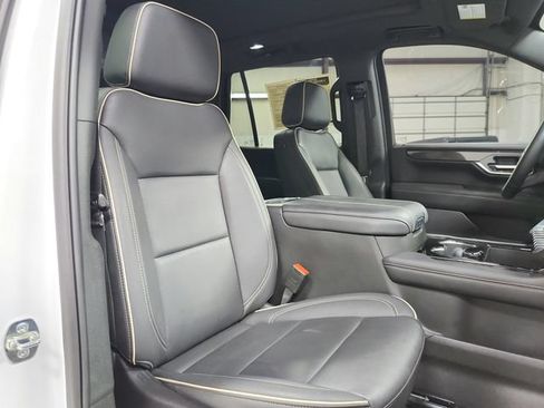 Used 2025 GMC Yukon Elevation RWD image 39