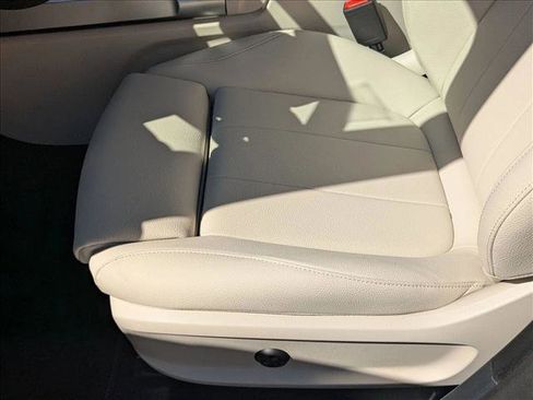 New 2026 Mercedes-Benz GLB 250 image 4