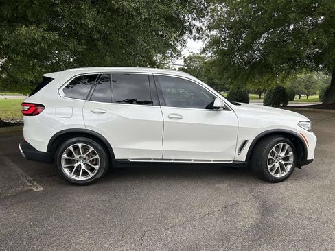 Used 2021 BMW X5 xDrive40i w/ Premium Package AWD/4WD image 2
